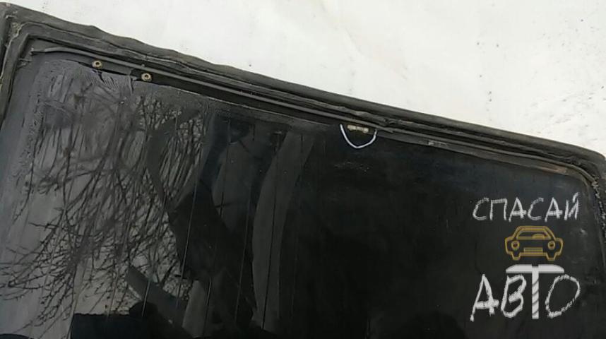Audi A6 (C4) Стекло заднее