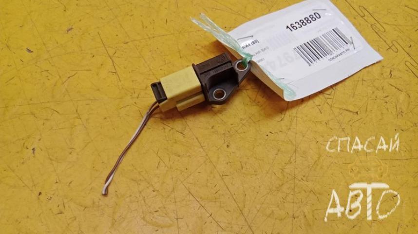 Audi A4 (B8) Датчик AIR BAG