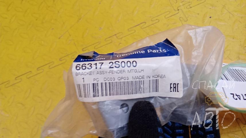 Hyundai ix35/Tucson Кронштейн крыла