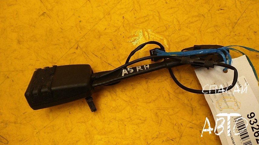 Audi A5 Ответная часть ремня безопасности - OEM 8K0857755D01C