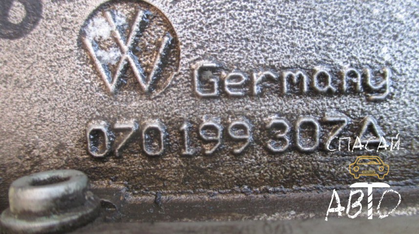Volkswagen Touareg I Кронштейн двигателя - OEM 070199307A