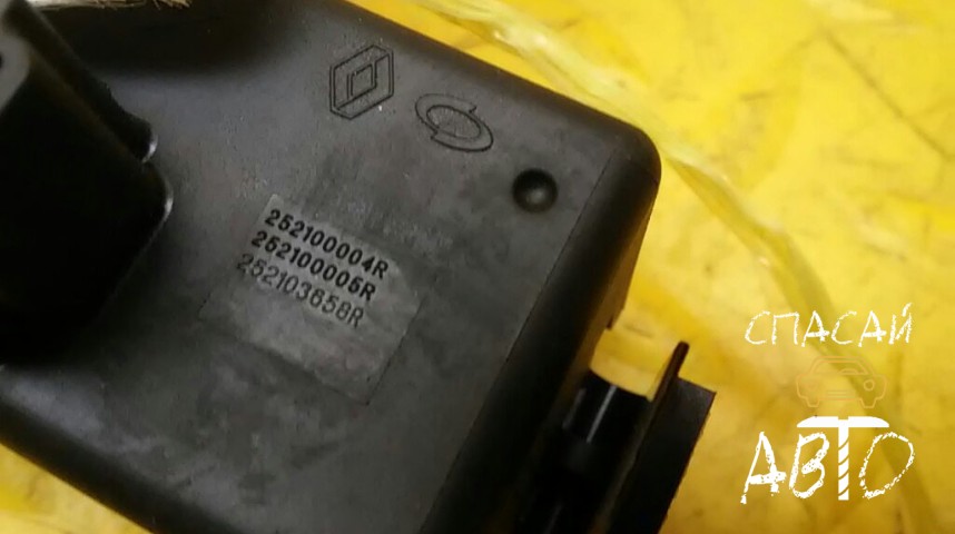 Renault Fluence Кнопка аварийной сигнализации - OEM 252100004R