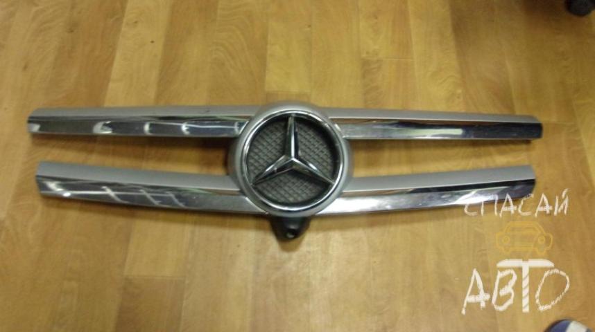 Mercedes-Benz GL-Class X164 Решетка радиатора