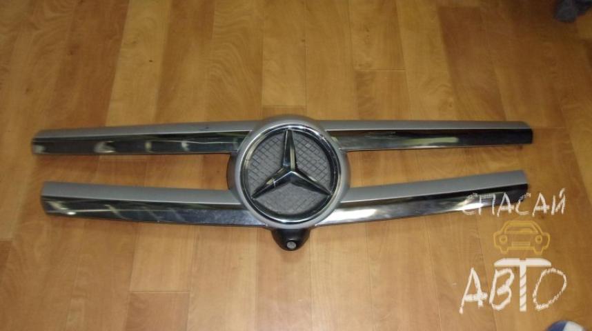 Mercedes-Benz GL-Class X164 Решетка радиатора