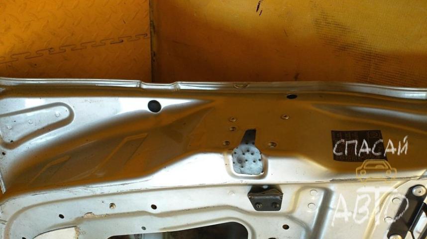 Renault Clio III Дверь передняя левая