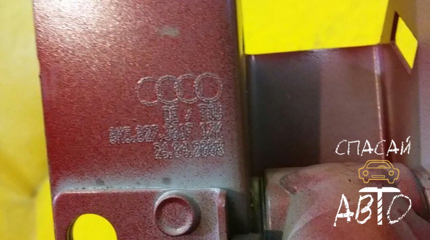 Audi A4 (B8) Петля багажника - OEM 8K5827301F