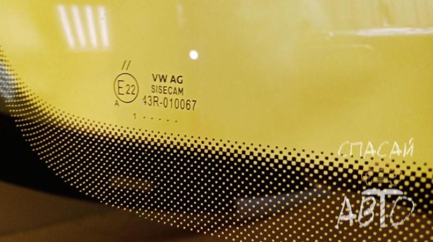 Skoda Karoq Стекло лобовое (ветровое)
