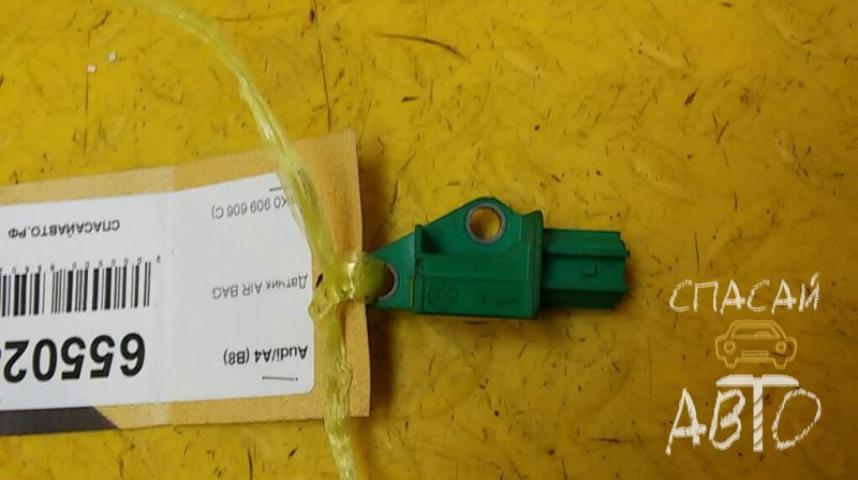 Audi A4 (B8) Датчик AIR BAG