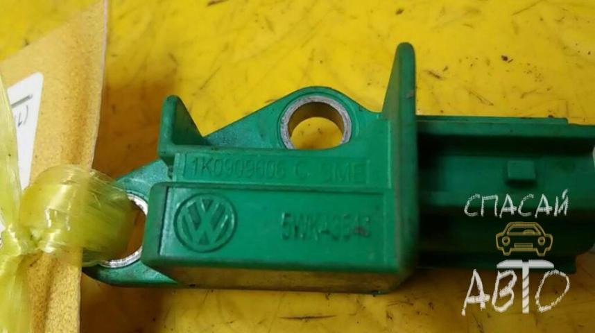 Audi A4 (B8) Датчик AIR BAG