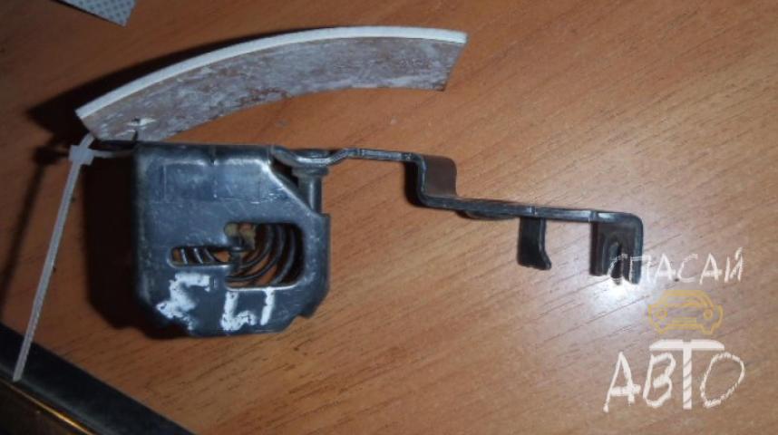 Mazda 3 (BK) Замок багажника
