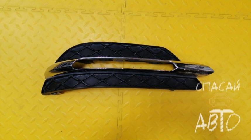 Mercedes-Benz W204 Решетка в бампер