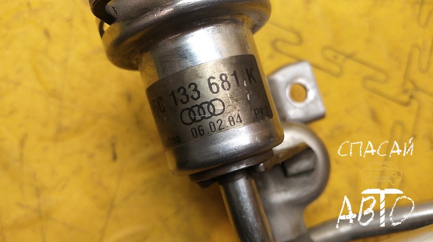 Audi A8 (D3,4E) Рейка топливная (рампа) - OEM 06C133681K