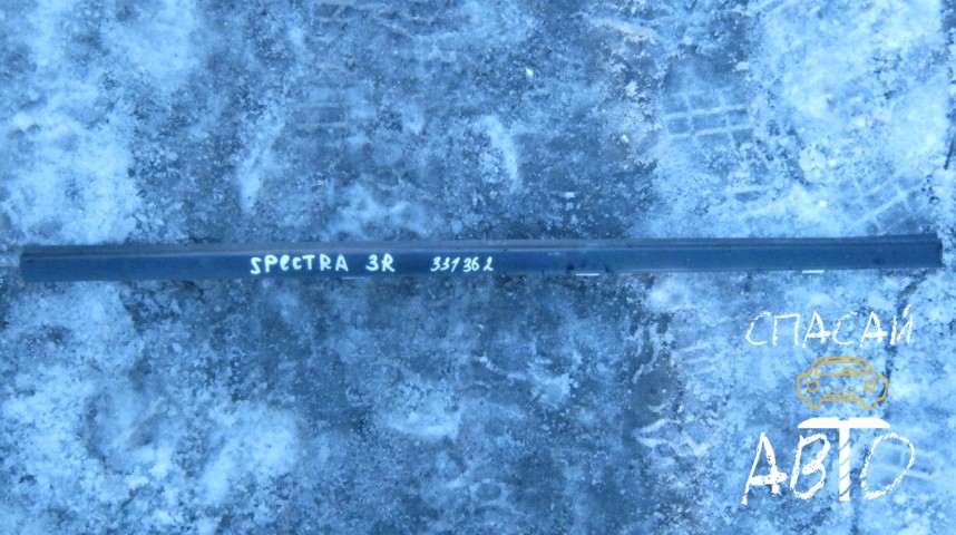 KIA Spectra Накладка стекла заднего правого (бархотка) - OEM 0K2A172810A