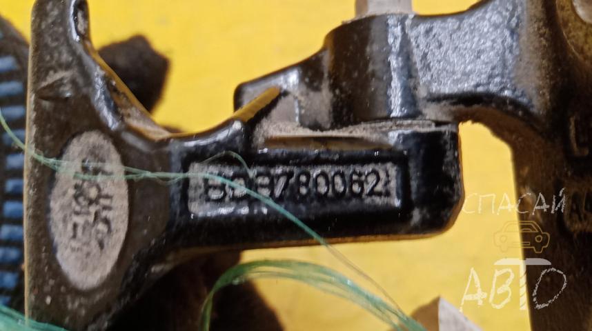 Land Rover Range Rover Sport I Петля двери передней правой нижняя