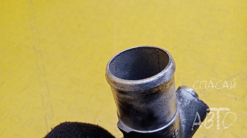 Nissan Primera P12E Корпус термостата