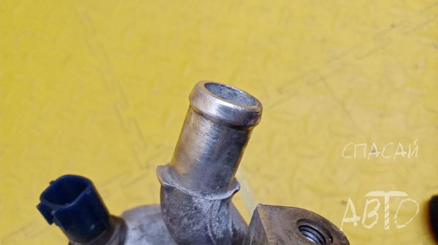 Nissan Primera P12E Корпус термостата