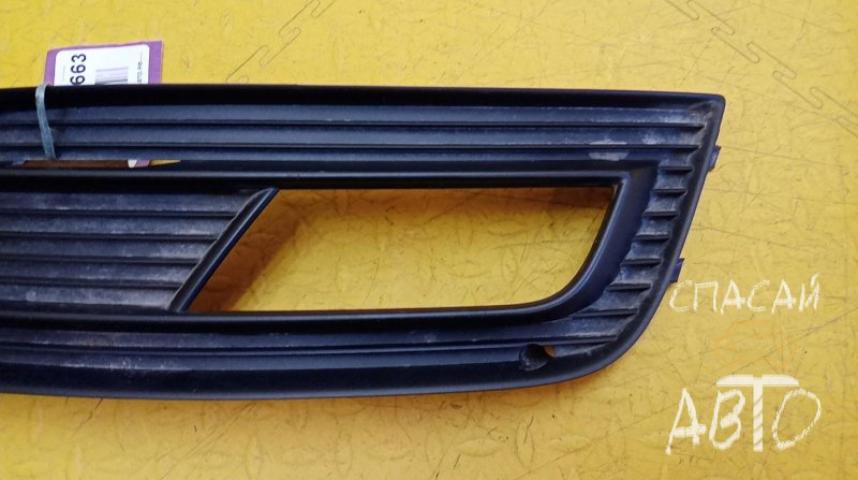 Audi A4 (B8) Решетка в бампер