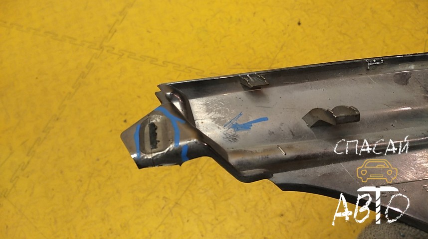 Toyota Camry V50 Планка под фару - OEM 5318233010