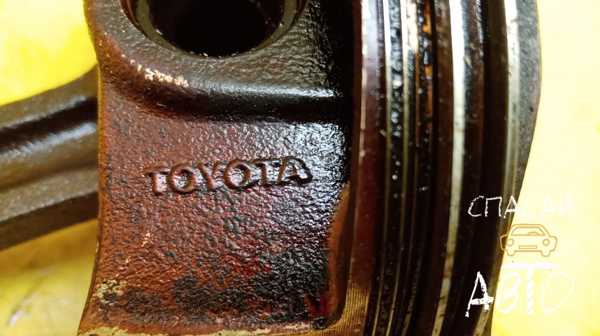 Toyota Camry V40 Поршень с шатуном - OEM 1310131090