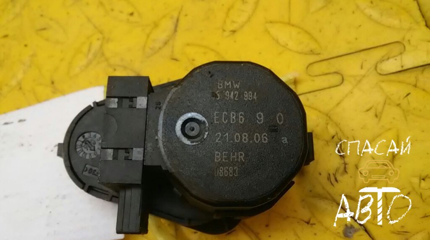 BMW 5-серия E60/E61 Моторчик заслонки печки - OEM 64116942994