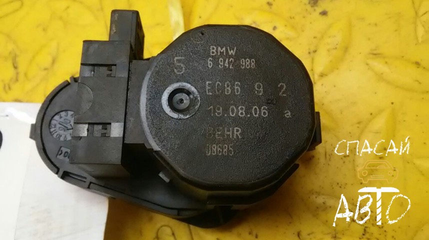 BMW 5-серия E60/E61 Моторчик заслонки печки - OEM 64116942988