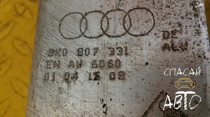 Audi A4 (B8) Кронштейн усилителя заднего бампера - OEM 8K0807331