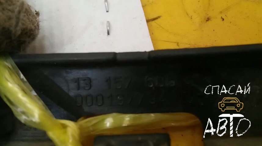 Opel Zafira B Кронштейн заднего бампера - OEM 13157605