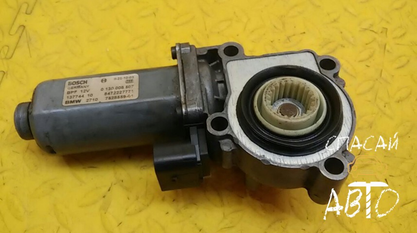 BMW X3 E83 Моторчик блокировки - OEM 27107528559