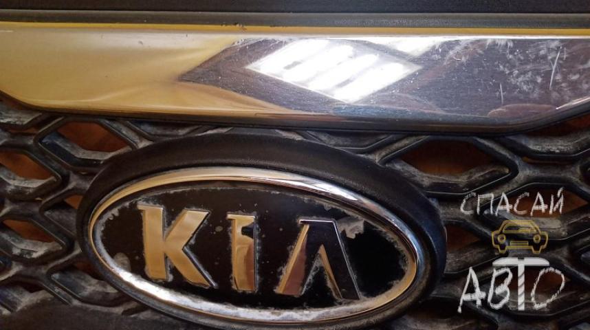 KIA RIO II Решетка радиатора
