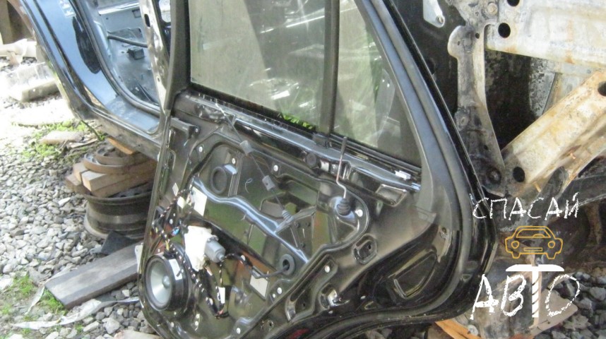 Mercedes-Benz W164 M-klasse (ML) Петля двери задней правой нижняя