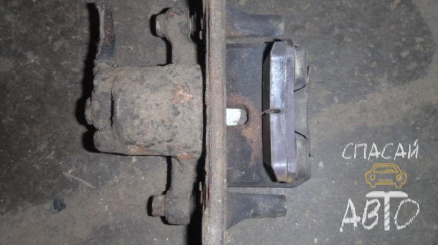 Mitsubishi Pajero/Montero III (V6, V7) Суппорт задний
