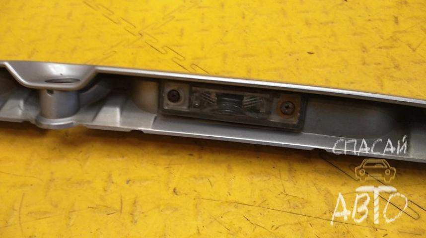 Opel Zafira (F75) Накладка двери багажника