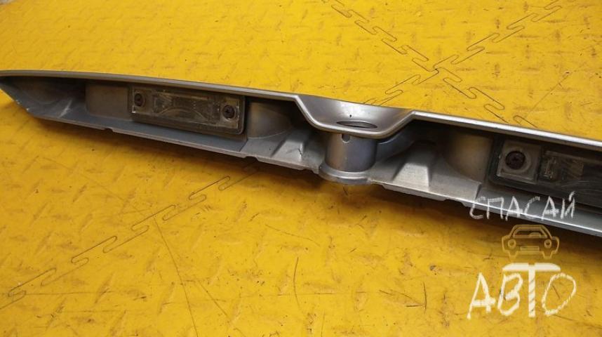 Opel Zafira (F75) Накладка двери багажника