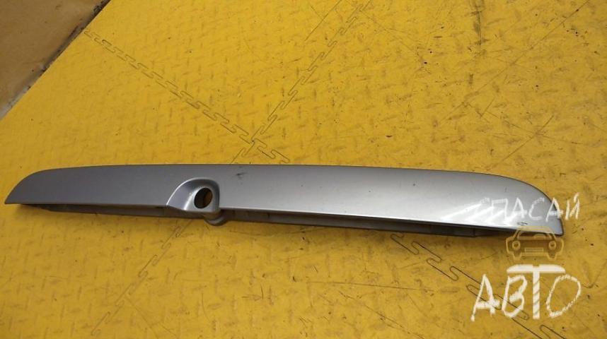 Opel Zafira (F75) Накладка двери багажника
