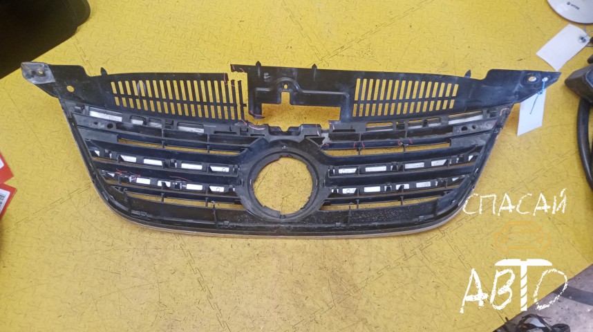 Volkswagen Tiguan Решетка радиатора - OEM 5N0853653A