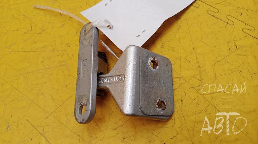 Mercedes-Benz W203 С-klasse Петля двери