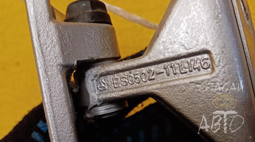 Mercedes-Benz W203 С-klasse Петля двери