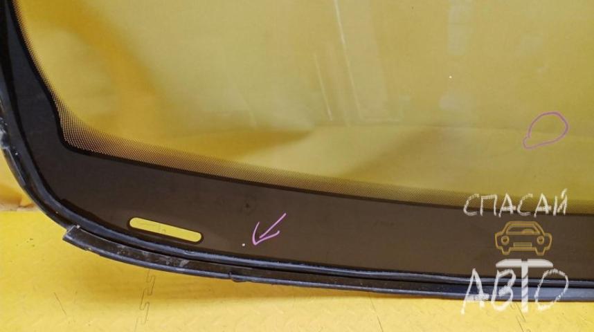 Skoda Rapid Стекло лобовое (ветровое)