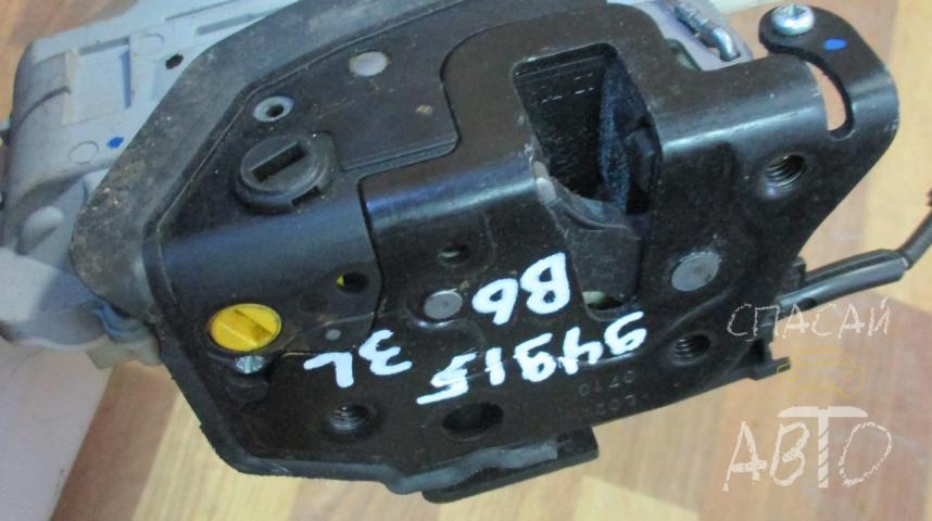 Volkswagen Passat (B6) Замок двери задней левой