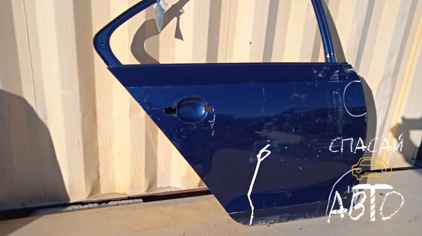 Volkswagen Jetta Дверь задняя правая - OEM 5C6833056A