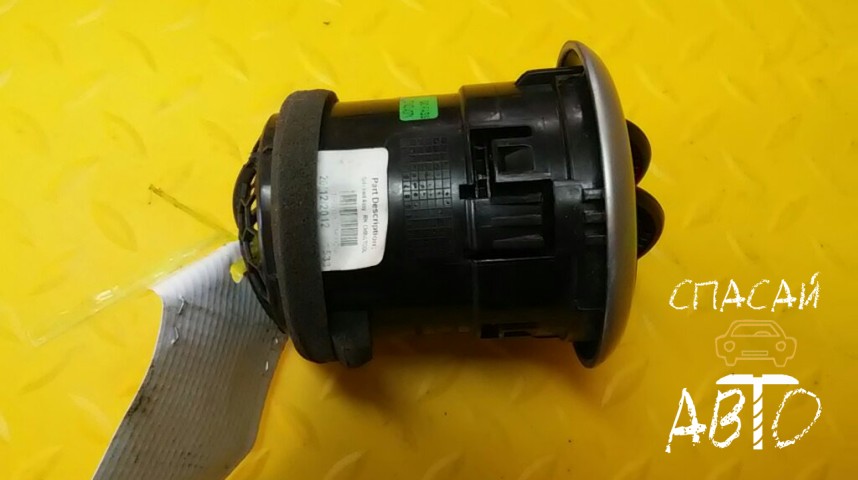 Nissan Note (E11) Дефлектор воздушный - OEM 687619U00A