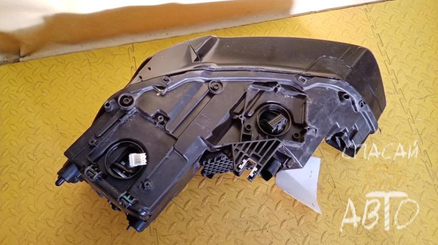 Audi A1 (8X) Фара правая