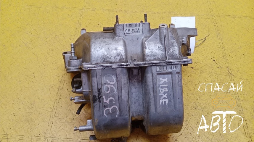 Opel Vectra B Коллектор впускной - OEM 90573437