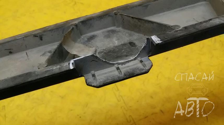 Volkswagen Polo (Sed RUS) Накладка (кузов внутри)