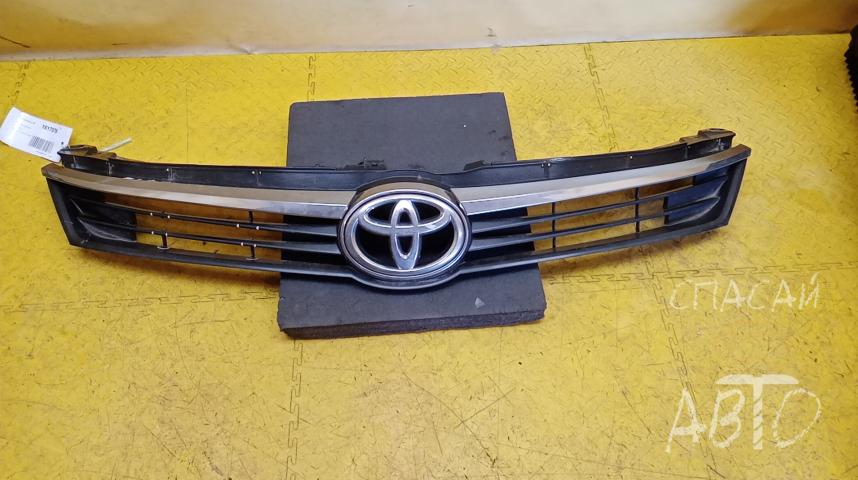 Toyota Camry V50 Решетка радиатора