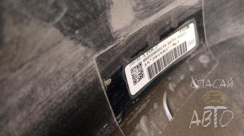 Toyota RAV 4 (30) Кожух запасного колеса