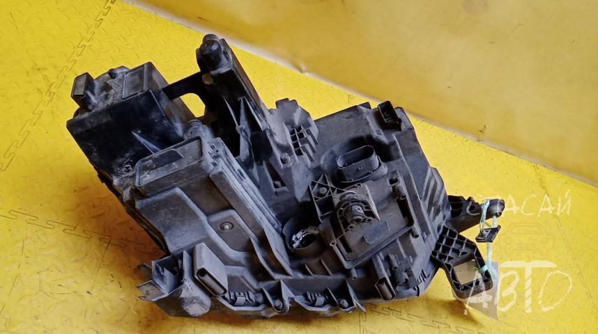 Volkswagen Polo (RUS) Фара левая