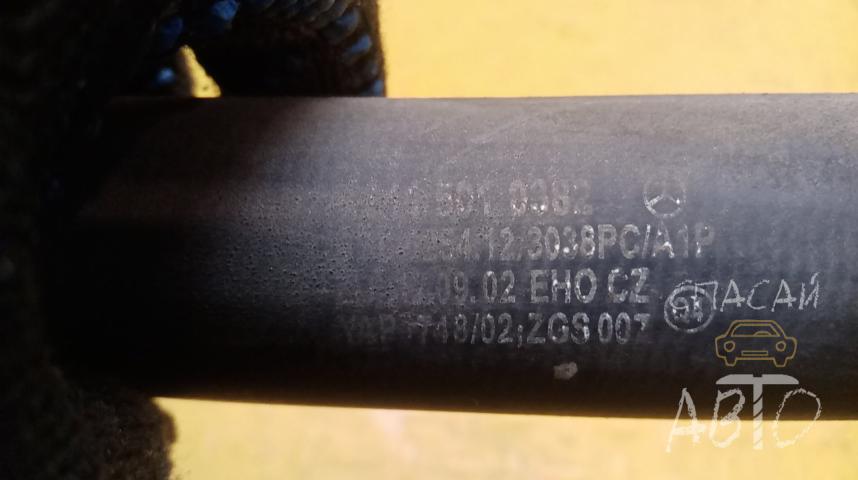 Mercedes-Benz W211 E-klasse Патрубок системы охлаждения