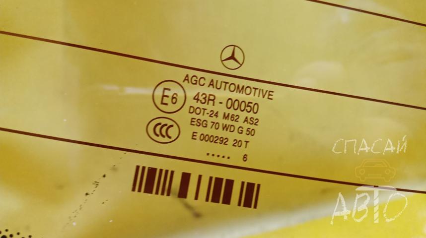 Mercedes-Benz W218 CLS Стекло заднее
