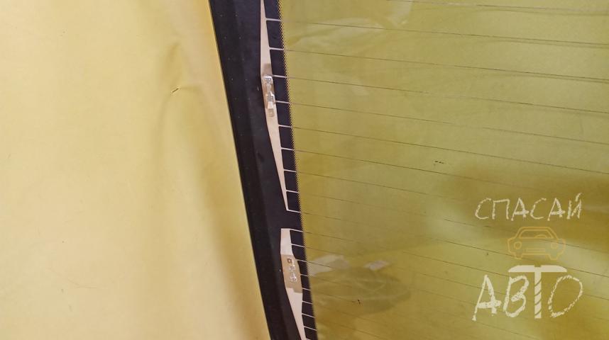 Mercedes-Benz W218 CLS Стекло заднее